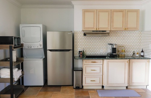 Naples Apartment | Tranquil Studio Retreat with Private Patio for Families