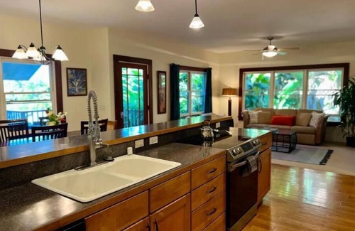 Kealakekua House | Idyllic Farmhouse with Ocean Views and Pool Access