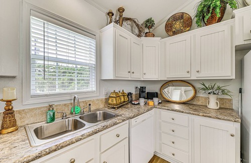 Weston Cottage | Private Pavilion: Countryside Cottage in Celina!
