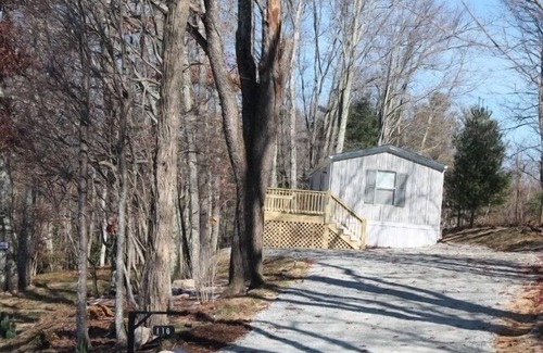 Deep Gap Cottage | Tranquil Escape in High Country Mountains - Guest Rated 9.8