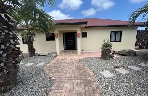 Oranjestad House | Discover a Private Paradise on One Happy Island