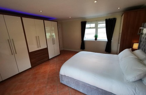 Alford House | Peaceful Pet-Friendly Cottage with 9.5/10 Guest Rating