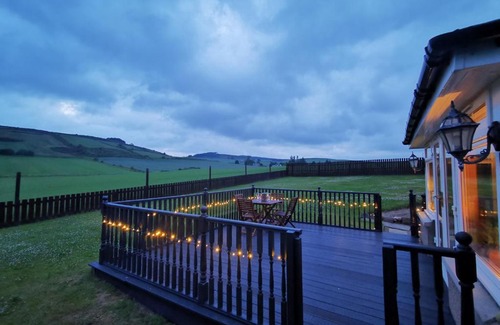 Alford House | Peaceful Pet-Friendly Cottage with 9.5/10 Guest Rating