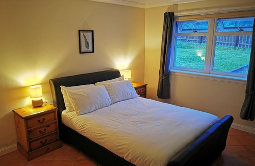 Alford House | Peaceful Pet-Friendly Cottage with 9.5/10 Guest Rating