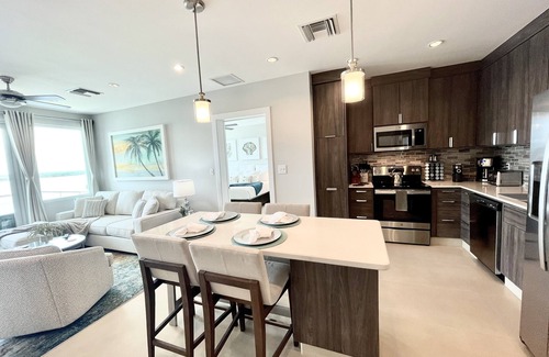 San Pedro Condo | Top-Floor Oceanfront Penthouse at Sunset Caribe - 10/10 Rated