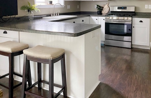 Appleton House | Pet-Friendly Retreat Near Green Bay Packers and Entertainment