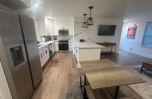 Jonestown Apartment | Private Pickleball Paradise w/Spacious 1 Bedroom Apartment & Lake Travis access