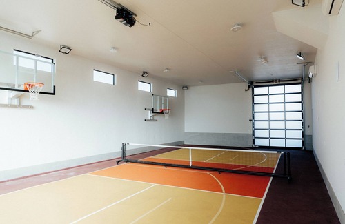 Hurricane House | Private Pickleball, Pools, Trampolines, Theaters, Sauna, Hot Tubs and More!