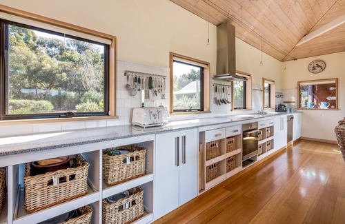 Quedjinup House | Picturesque Countryside Escape with Pool & Spa Amenities
