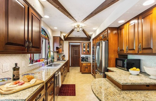 South Haven House | Private Pool 5 Minutes From Lake Michigan
