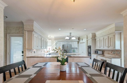 Klein House | Elegant Estate with Private Pool & Spa in Central Location