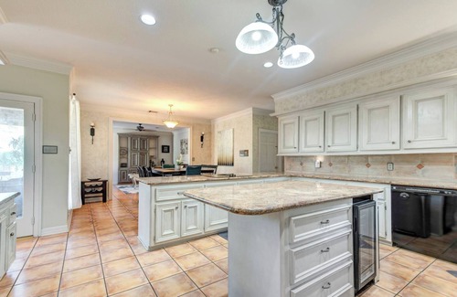 Klein House | Elegant Estate with Private Pool & Spa in Central Location