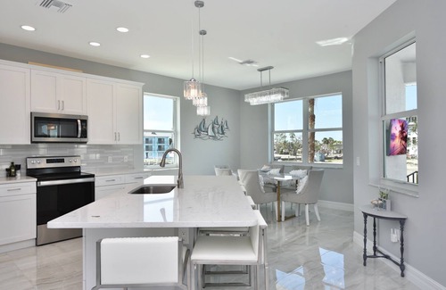 Fort Myers Beach House | Experience Sunsational Sunsets with Oceanfront Bliss