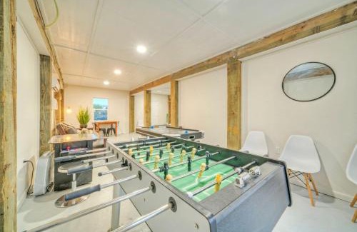 Port Aransas House | Experience Palm House by AvantStay: Pool & Game Room Oasis