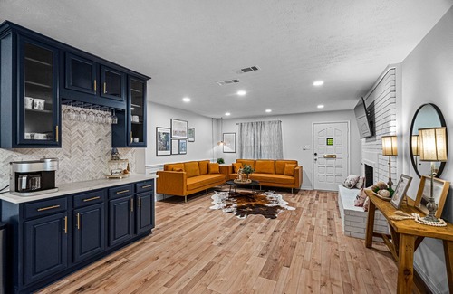Grand Prairie House | Inviting Getaway with Private Pool Near AT&T and Six Flags