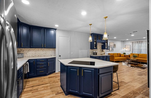 Grand Prairie House | Inviting Getaway with Private Pool Near AT&T and Six Flags