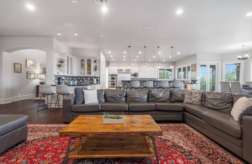 The Madrones House | Idyllic Retreat with Private Pool & Breathtaking Views