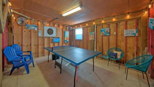 Leeward Sands House | Vibrant South By Sunkissed with Private Pool & Pet-Friendly