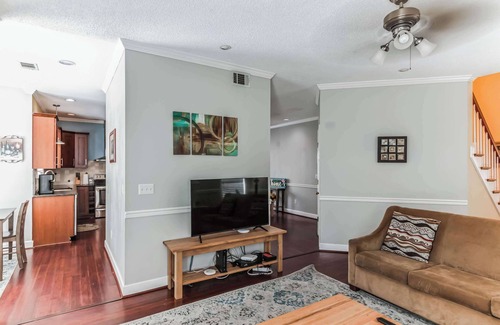 Savannah House | Private Pool Access Near Savannah - Peachy Pied-à-Terre