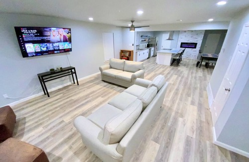 Garland House | Modern Vacation Getaway with Private Pool Near Dallas