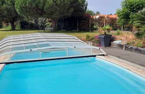 LʼIle-dʼOlonne House | Cozy Villa L'Île-d'Olonne with Private Pool and Spa