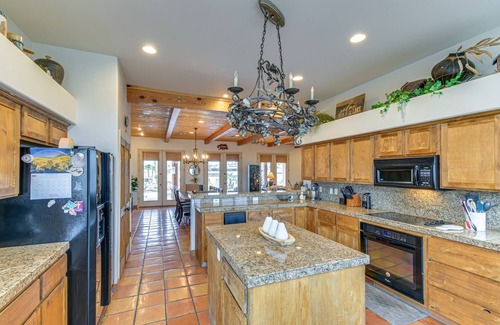 Lake Havasu City House | Lake Havasu City Home with Private Pool, Spa & Grills