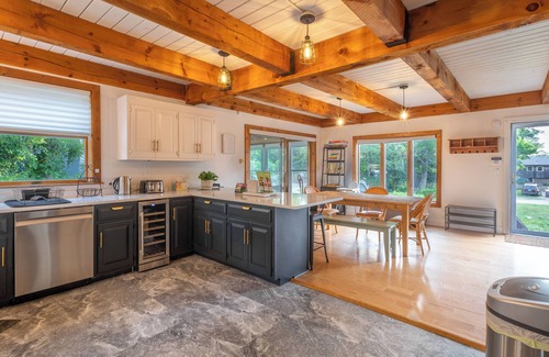 Mashpee Cottage | Inviting Mashpee Vacation Rental with Private Pool & Ocean View
