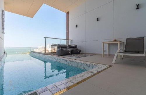 South Pattaya Apartment | Indulge in a Private-Pool Suite at Copacabana Pattaya