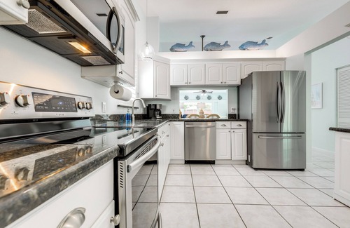 Juno Beach House | Private Pool + Backyard: Villa in North Palm Beach