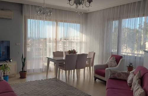 Cesme Villa | Relax in a Private Pool Villa at Çeşme City Center