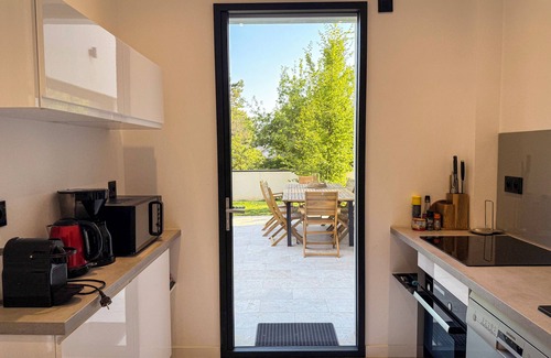 Blois Villa | Private pool villa for up to 8 guests – near Loire Valley castles, 2h from Paris