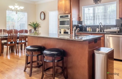 Fairview House | Elegant 4BR Retreat in Heart of SF Bay Area, Rated 9.6