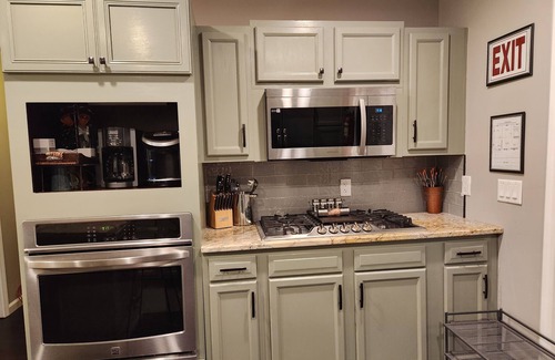 Cliftondale Cottage | Private Prime Retreat near ATL Int'l Airport with Spa & Hot Tub