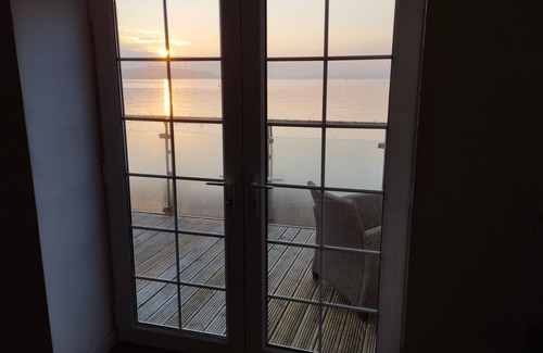 Milford Haven House | Seaside Retreat with Balcony and Free Parking in Pembrokeshire