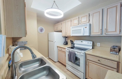 Montana Vistas Condo | Serene Condo Retreat in Scottsdale: Pool, Spa & Outdoor Kitchen