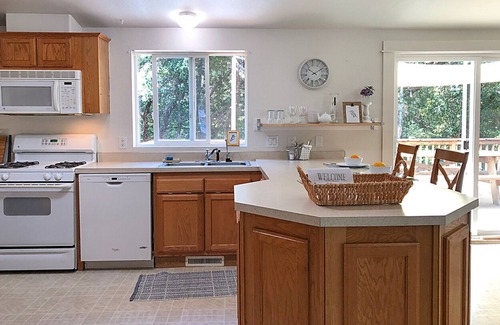 Willow Creek House | Serene Willow Creek Retreat with Breakfast & Family Amenities