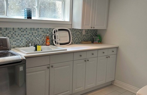 York Regional Municipality Apartment | Pet-Friendly Basement Retreat in Holland Landing, Rated 9.8