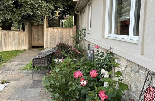 York Regional Municipality Apartment | Pet-Friendly Basement Retreat in Holland Landing, Rated 9.8