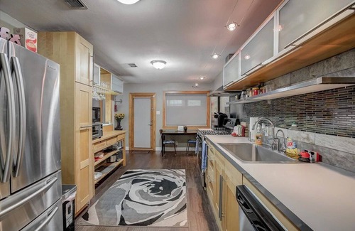 Parker Lane House | Stylish Renovated Retreat Minutes from Downtown Austin