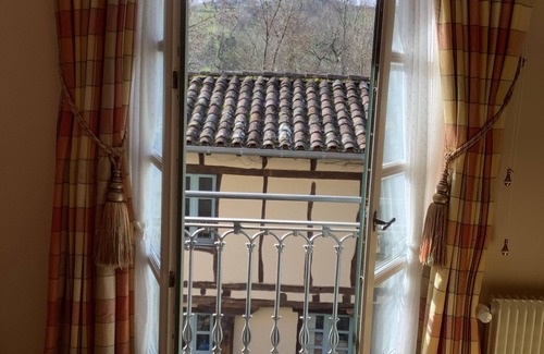 Castres House | Idyllic Gite in Renovated Bastide with Pool and Scenic Views