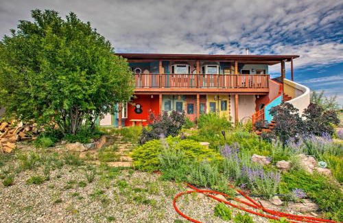 Taos House | Cozy Holiday Homes in NM, USA with Spa & Pet-Friendly Options