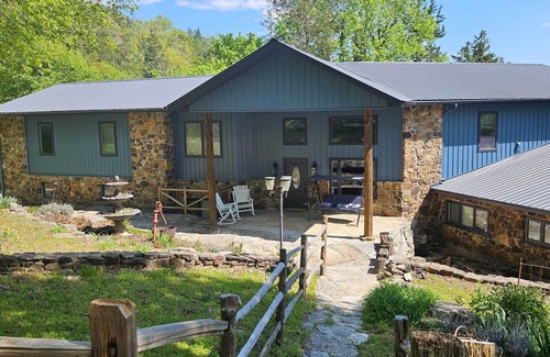 Ponce De Leon House | Private Retreat: HEATED Pool, Dock & Gym on 100 Acres!