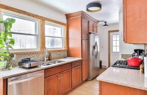 Jewett House | Relaxing Retreat Close to Town and Beautiful Mountains