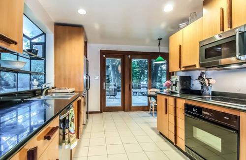 McLean House | Tranquil Retreat Near GW Parkway, DC | Pet Friendly & Family-Friendly