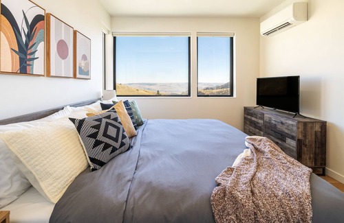 Pateros Cabin | Private Retreat on a 600 Acre Reserve!