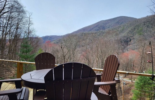Cataloochee Ranch Ski Chalet | Idyllic Retreat with Mountain Views & Inviting Creek Setting