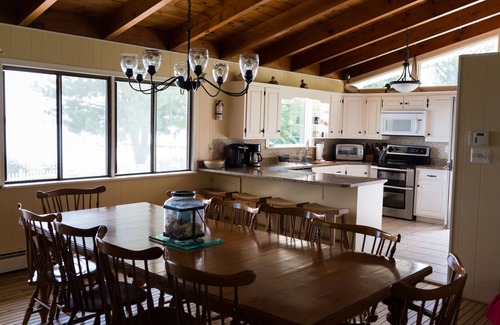 Sherwood House | Exquisite Private Retreat with Breathtaking Water Views