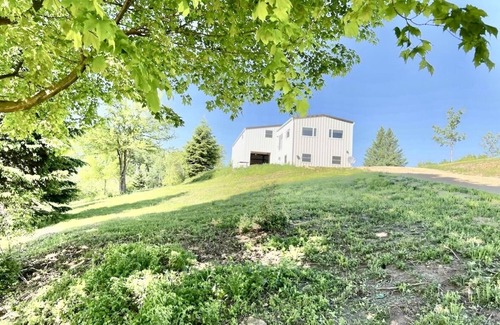 Muscoda Cabin | Private Ridge Top Cabin: 10/10 Reviewed & Pet Friendly