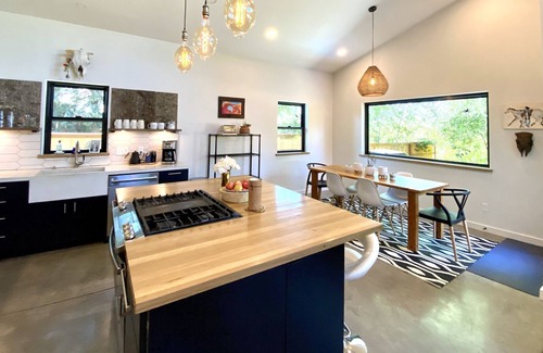 Bozeman House | Idyllic Riverfront Getaway with Pet-Friendly Amenities