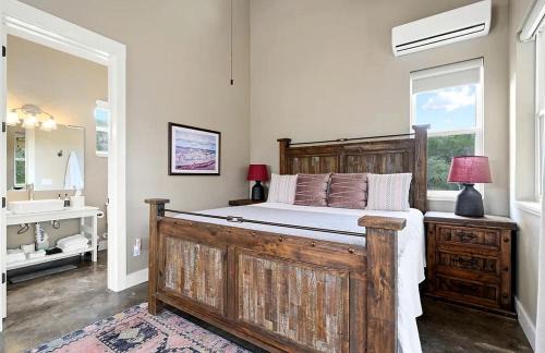 Dripping Springs House | Private Romantic Cottage for an Unforgettable Couples Retreat to Texas Hill Country near Dripping Springs, Texas